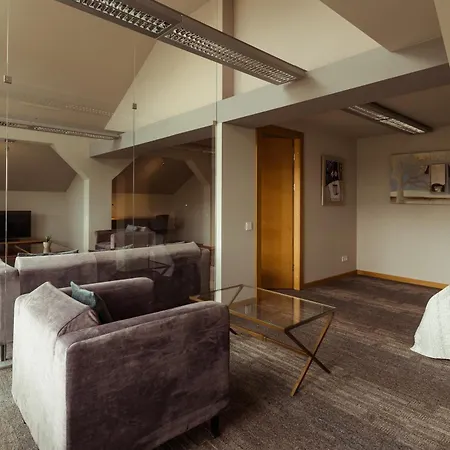 Promenade Hotel